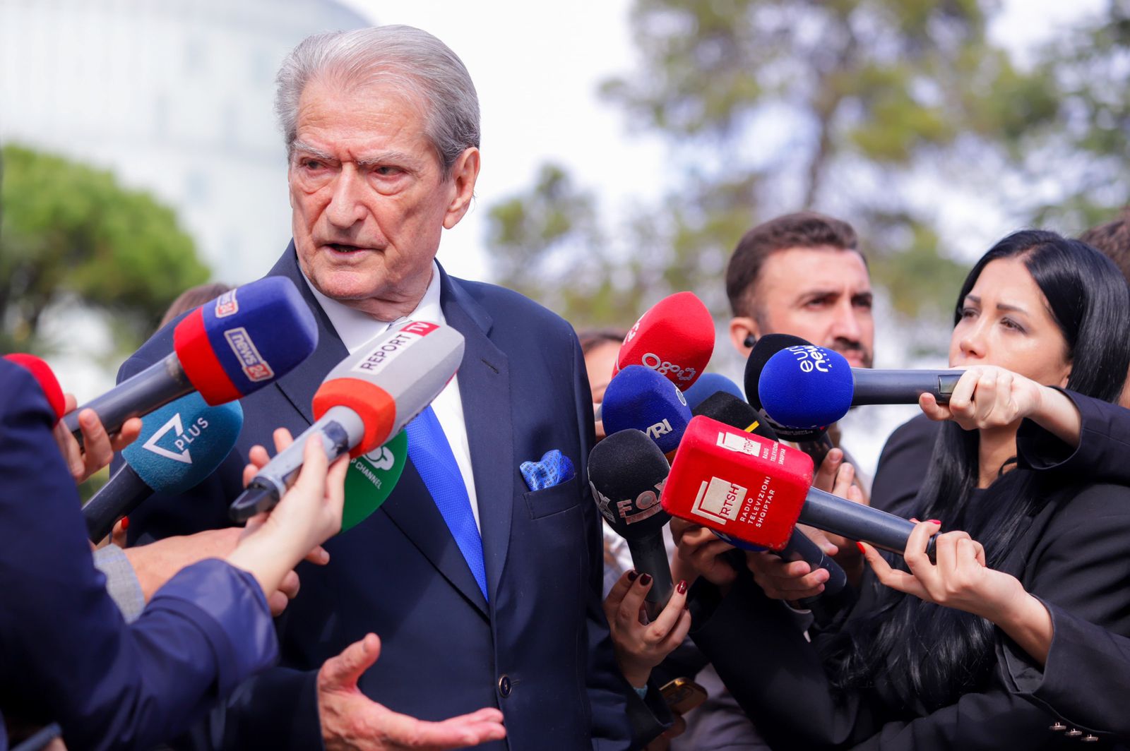 Takimi i Salianjit  Berisha  Media do ushqim të mbulojë skandalet e tmerrshme të Qeverisë Rama 