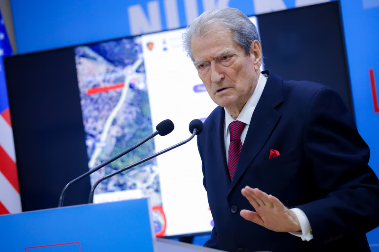 Edi Rama kundër heqjes së imuniteteve të kriminelëve  Berisha  Zgjidhja e vetme  protestë deri në largimin e tij 