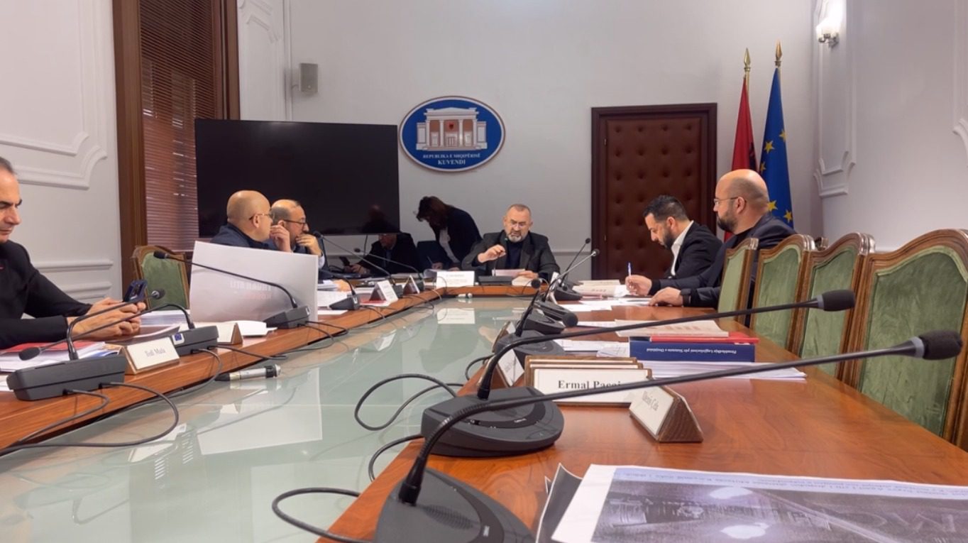 Sekretariati i Etikës së Edi Ramës ndëshkon 6 deputetë të PD me 30 ditë