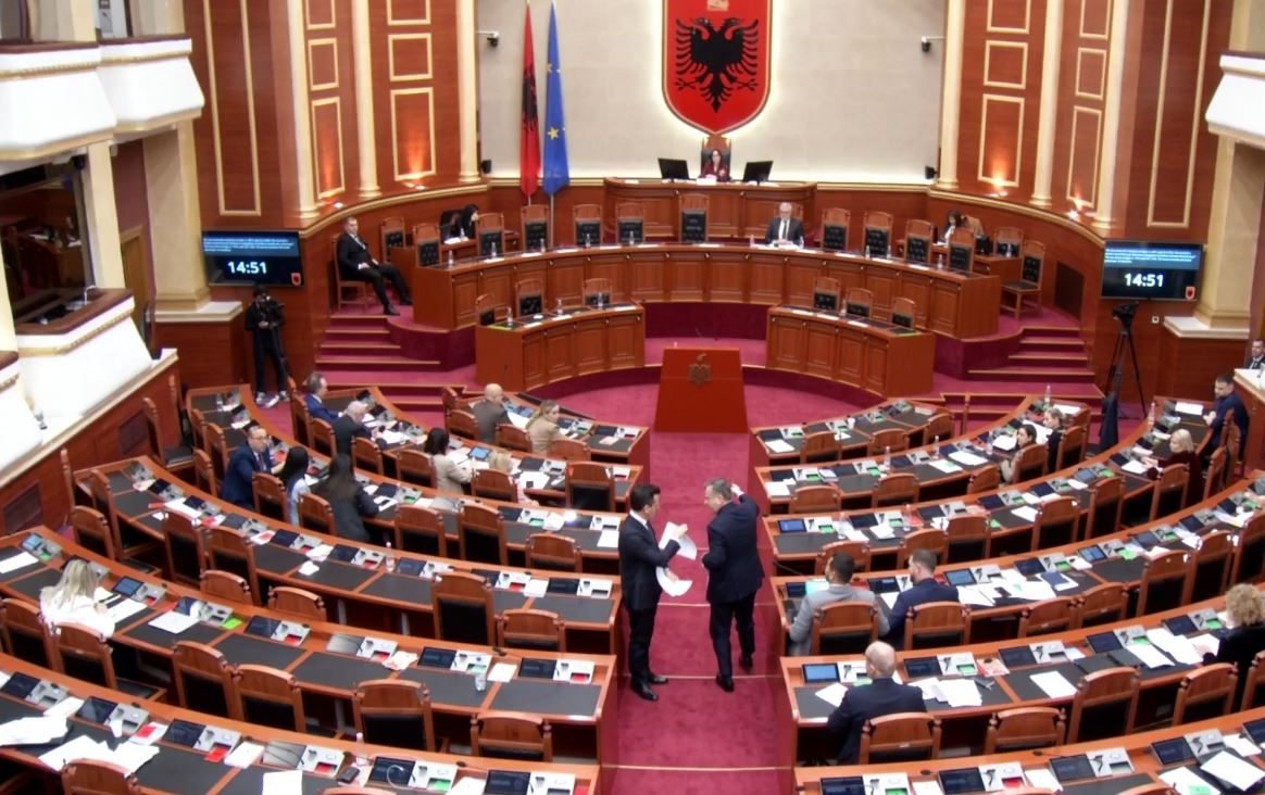  Përplasja e parimorëve   Shehaj  Taulant po i bënë nder Ballukut  Balla  S bëhesh politikan duke paguar o Agron 