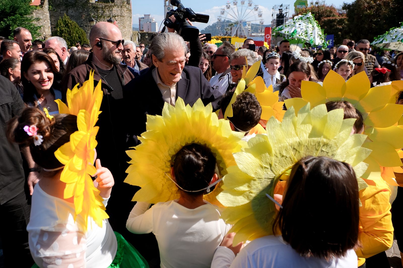 Dita e Verës  Berisha në Elbasan  Festën tjetër  të keqen do ia lëmë dimrit 