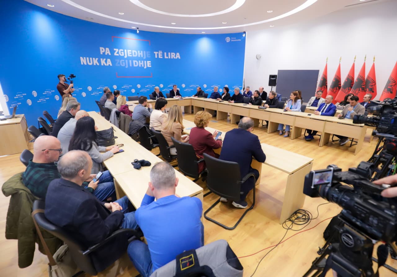 Pas votimit në parlament  Berisha  Kryegjykatës dhe Kryeprokuror do të jetë vetëm Edi Rama  Gonzato Ambasador i tij 