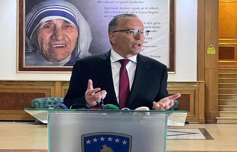 Zgjedhja e Presidentit  PDK refuzon ofertën e LVV së  Hamza  Manovër politike 