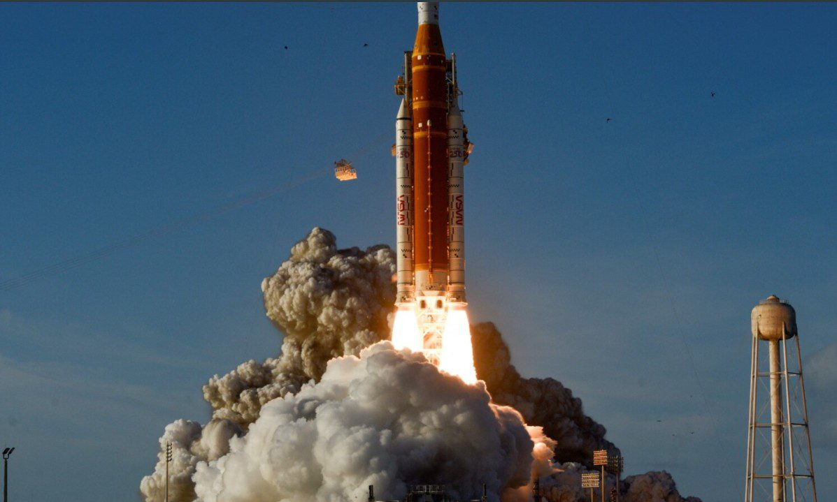 NASA nis katër astronautë në misionin e parë hënor pas gjysmë shekulli