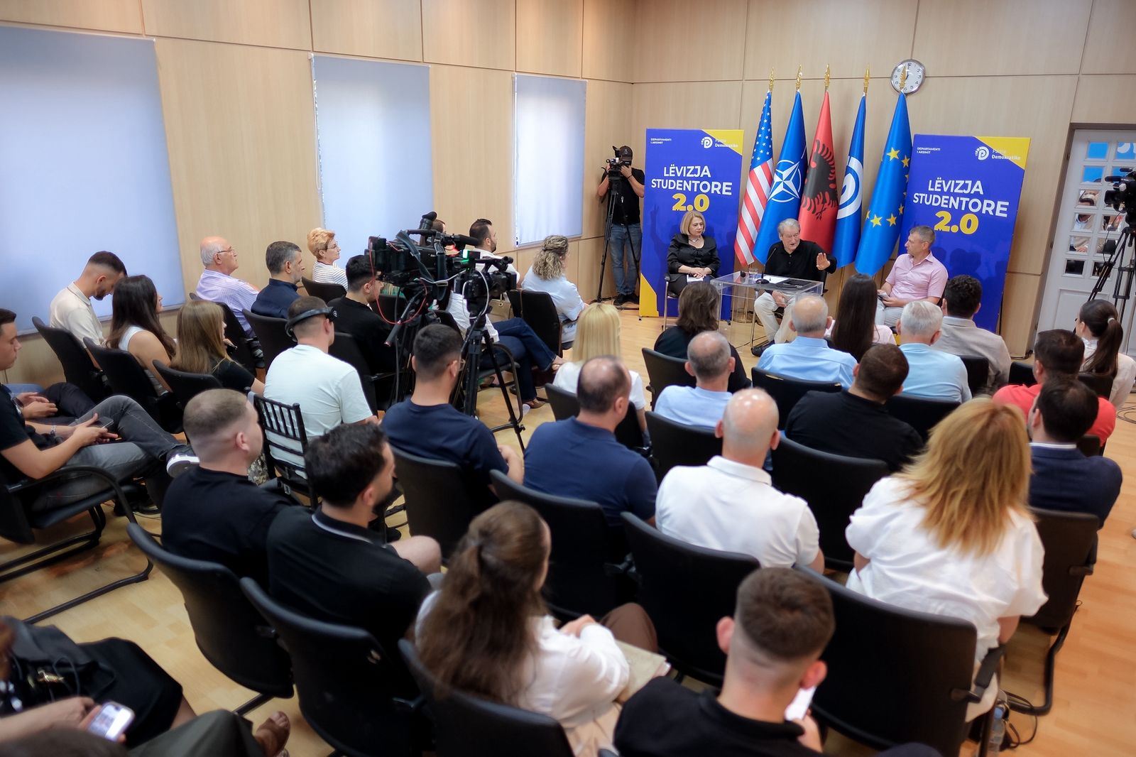 PD e mbështet protestën  Berisha  Edi Rama është një super tradhtar  Shpopulloi vendin dhe tradhtoi Kosovën