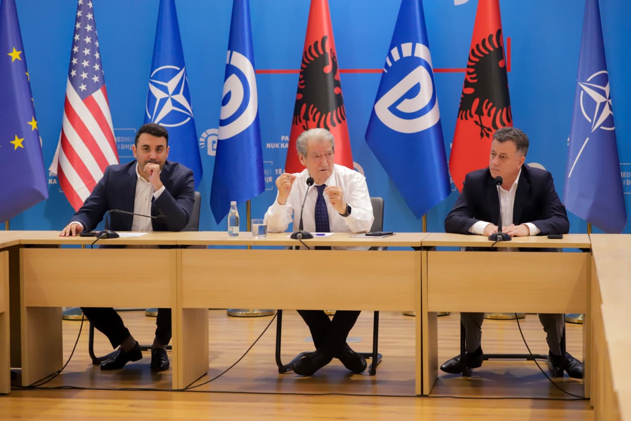 Pas Kuvendit Kombëtar një etapë e re  Berisha  Motoja jonë  ripërtëritje  vizion  modernizim  organizim 